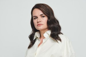 Почему у Тихановской столько помощников? Либо сама не справляется, либо ума не хватает