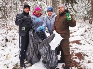 Активисты ОНФ в Коми помогли очисть от мусора берег реки Вычегды в местечке Алешино под Сыктывкаром