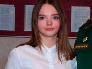 [Трепещи диванное воинство!] Курская школьница привела в военкомат 30 новобранцев