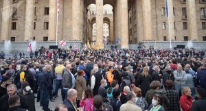 "Будем собираться каждый день"- в центре Тбилиси протестует оппозиция.