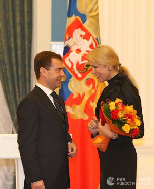 Паника. "Будем молча есть гамбургеры в Макдональдсе?": Мария Шукшина потребовала защитить Россию от Байдена