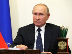 Президент России Путин уволил пятерых министров