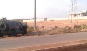 Бронеавтомобиль российской военной полиции получил незначительные повреждения в результате подрыва самодельного взрывного устройства