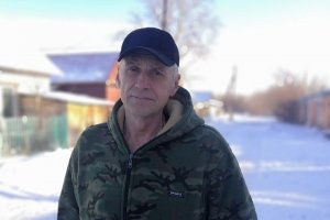 «Мальчик был синим и уже не дышал»: курганец спас двоих детей, провалившихся под лед реки Тобол