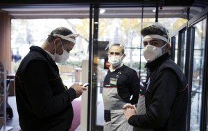 В Турции зафиксировали третий пик пандемии