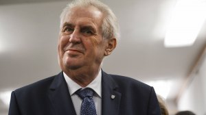 СМИ: Земан потребовал от контрразведки назвать имена "российских шпионов"