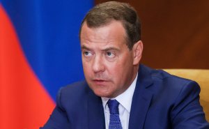 Медведев обвинил зарубежные организации в попытке дискредитировать власть