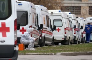 «Такого не было со времен Великой Отечественной». Как перегружены больницы и морги в регионах России