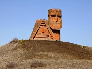 Что сейчас происходит в Нагорном Карабахе?