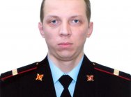 В центре Санкт-Петербурга полицейский спас человека из ледяной воды