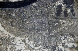 Космонавты сфотографировали Самару с высоты 420 км