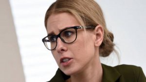 В СК рассказали, как Соболь прорывалась в чужую квартиру