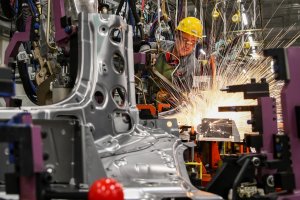 Российские автозаводы отказываются от длинных зимних каникул