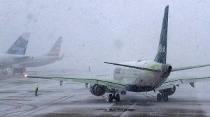В Японии из-за снегопадов отменили более 140 авиарейсов