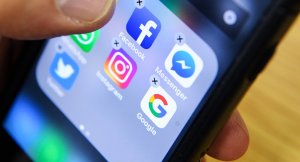 Трампа через соцсети заставляют как можно скорее освободить президентское кресло