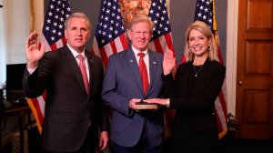 Член конгресса США во время выступления использовала слова Гитлера  (Трамп отказался присутствовать на инаугурации Байдена)