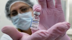 Еврокомиссия оценила возможность покупки российской вакцины от COVID-19