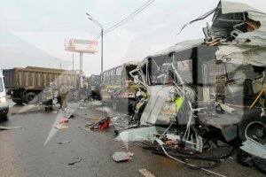 Четыре человека погибли в аварии с колонной военных автобусов на Новой Риге