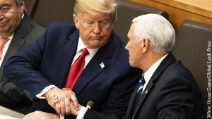 Вице-президент США отказался отстранять Трампа от власти  (Майкл Пенс не считает, что "такое развитие событий отвечает интересам" страны или соответствует конституции)