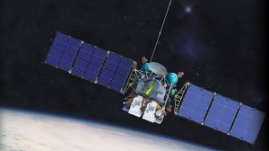 Просто в космос: ученые РАН создают прорывной двигатель для спутников (В качестве топлива в нем будут использоваться металлодиэлектрические пластины, запаса которых хватит на 10 лет автономной работы)