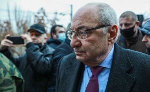 Лидер оппозиции Армении объяснил поражение в Карабахе