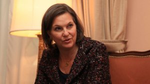 "Была переводчицей при подпольных сделках". Пионерское лето Виктории Нуланд