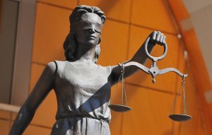 Аниме "Тетрадь смерти" запретили к показу в России  (Таким образом, суд удовлетворил иск прокуратуры )