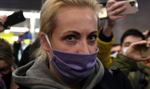 «Очень плохой свет»: Жена Навального сообщила о своём задержании из автозака
