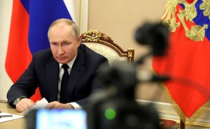 Необходимо защитить интересы людей, которые вкладывают свои деньги в рынок ценных бумаг, но при этом не являются, конечно, профессиональными инвесторами - В. Путин