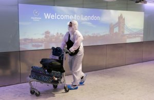 Британия хочет сажать утаивших визиты в страны чёрного списка по COVID-19