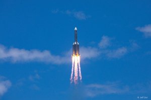 Китайский аппарат с ровером на борту достиг Марса