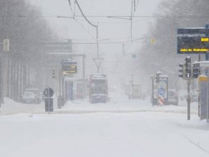 Германия погрузилась в снежный хаос. В ближайшее время температуры достигнут рекордных -25 ℃