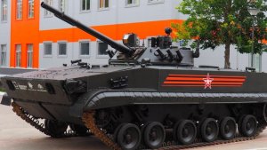 Автопилот и взаимодействие с дронами: робот «Удар» научится новым «приемам» на поле боя