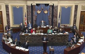 Сенат Конгресса США оправдал Трампа в рамках процедуры импичмента. За импичмент должны были проголосовать не менее 67 из 100 сенаторов, но в поддержку высказались только 57 политиков