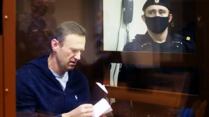 Прокурор озвучил в суде предложение по наказанию для Навального за клевету  (Суд над Навальным по делу о клевете на ветерана отложили на 20 февраля)