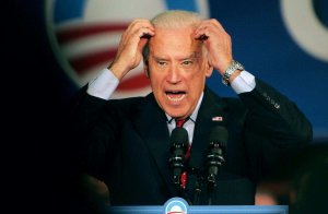 Теперь он обязан жениться: Байдену предлагают взять в жёны нигерийца