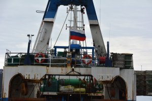 Москва приказывает вернуть рыбу и рыбаков на родину