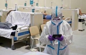 [COVID-19: февраль 2021] В РФ выявили менее 400 тыс. заразившихся коронавирусом за месяц: минимум с сентября и на 42,8% меньше, чем в январе