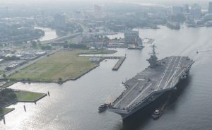 США задумались над сокращением числа своих авианосцев