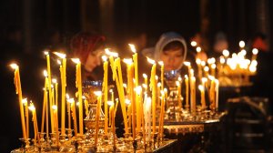 Православные христиане встречают прощеное воскресенье