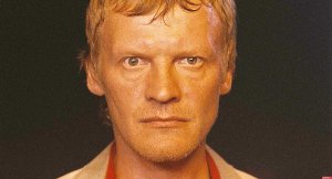 Иногда Серебряковы возвращаются ("...не прижившись на дивном Западе, вернулся обратно в Россию и перевёз обратно в страшный Мордор своих детей...")