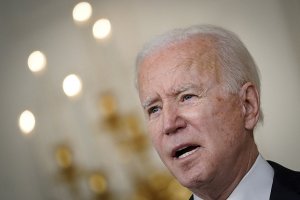 Американцы о словах Байдена в адрес Президента России: Путин поднялся с самых низов разведки и, скорее всего, невероятно умен и безжалостен. Байден против него — комнатное растение (Fox News, США)