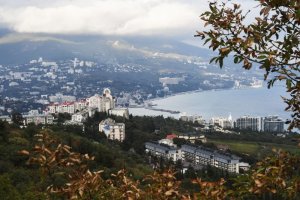 Иностранцы больше не смогут владеть земельными участками в Крыму  (МИД Украины оценил российский закон о запрете иностранцам владеть землей в Крыму)