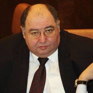 [Кум*] Музыка. Коммунизм. Лекарства. Кто такой Борис Шпигель — бывший тесть и продюсер Баскова, «фармацевтический король», из-за которого арестовали пензенского губернатора?