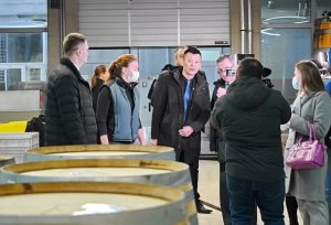 Правительство Крыма недавно принимало «бизнес-делегацию из Китая». Как выяснила «Медуза», это были предприниматели с оптовых рынков Москвы