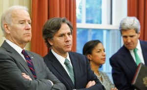 FT: В команде Байдена не могут решить, как наказать Россию