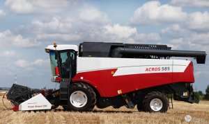 «Ростсельмаш» поставил в Египет партию зерноуборочных комбайнов ACROS 585. «Ростсельмаш» отправил в Бразилию очередную партию сельхозтехники, пресс-подборщик тюковых TUKAN 1600