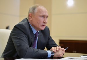 Путин призвал не допустить открытия отдельных школ для детей-мигрантов в России