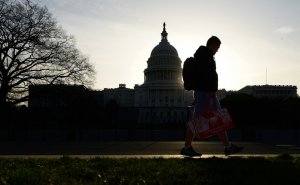 Песков назвал экстремальным сценарием разрыв отношений с США