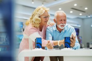 Производители смартфонов согласились на предустановку российского ПО